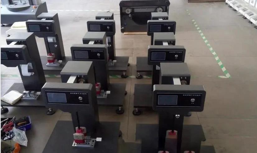 針對(duì)液壓萬(wàn)能材料試驗(yàn)機(jī)不能加寬的原因有哪些?